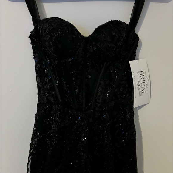Mini Black sparkly Sequin party dress with corset and cross tie back (backless) - Picture 2 of 11